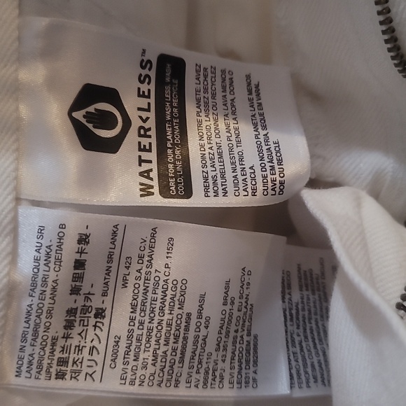 Levi's White high rise Pleated denim mom Shorts clean sweep 29 - Picture 6 of 9